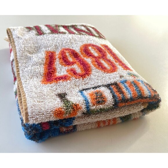 Vintage 60s towel, 1867-1967 Canada Centennial bath towel, 100% cotton - Picture 10 of 10